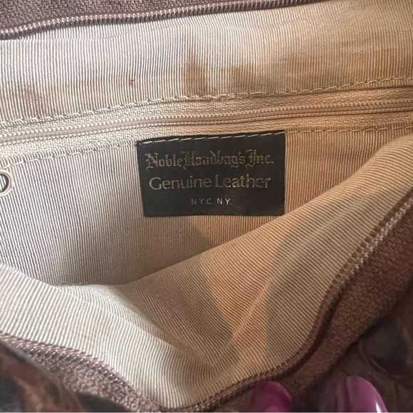 Vintage Noble Handbags Inc Leather Croc Embossed Crossbody Purse - Picture 4 of 6